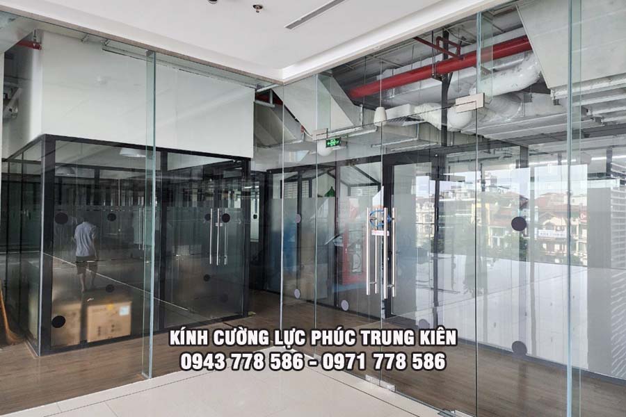 Kính cường lực 2 lớp: Độ bền, an toàn và lựa chọn tối ưu cho công trình